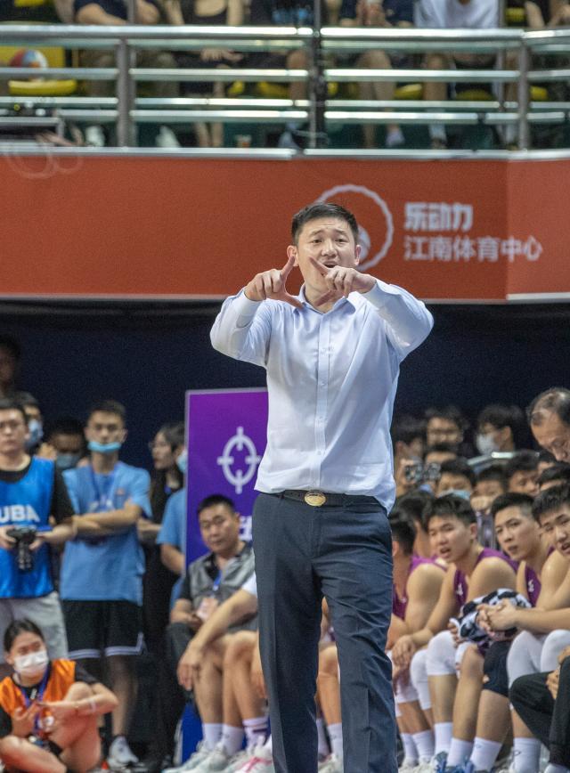 【专访】从首钢队长到清华主帅 陈磊完成华丽转身