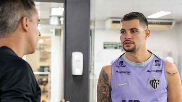 V体育官网-大腿肌肉拉伤养俩月 布鲁诺·吉马良斯回巴西治疗